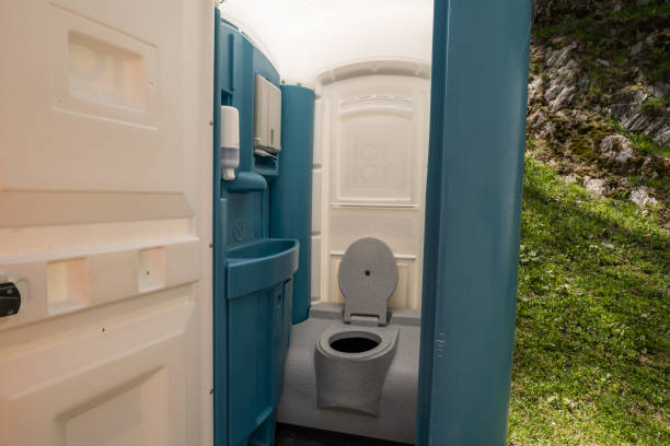 Best Porta potty delivery and setup  in Butler, OH